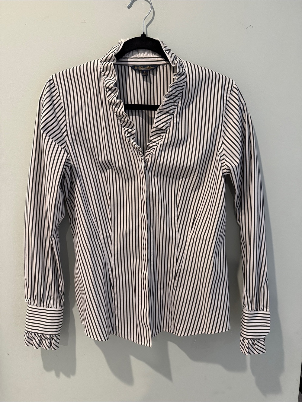 Women’s Brooks Brothers cotton poplin blouse size 6 with ruffle detail